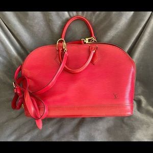 Louis Vuitton Epi Alma MM